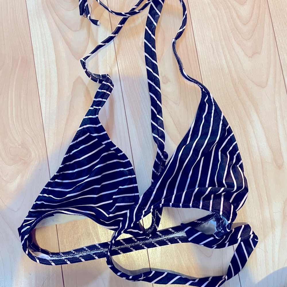 Vintage style wrap bikini top